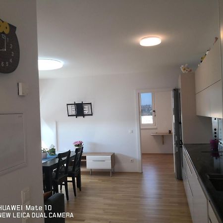 Modern Apartment Bei U Bahn Simmering ウィーン エクステリア 写真