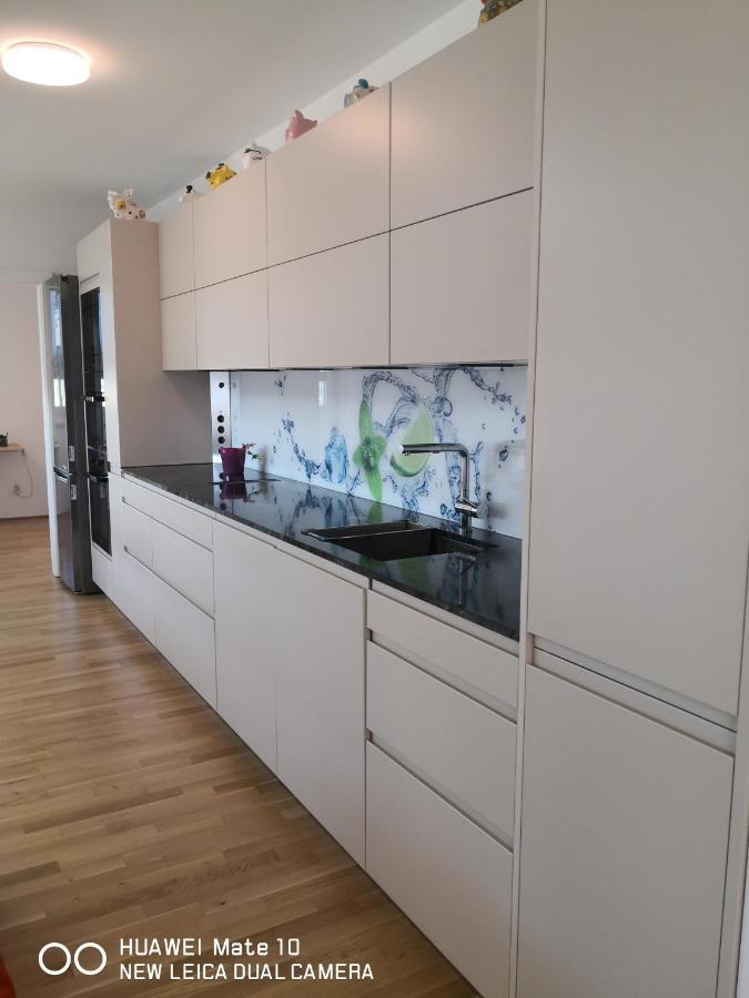 Modern Apartment Bei U Bahn Simmering ウィーン エクステリア 写真